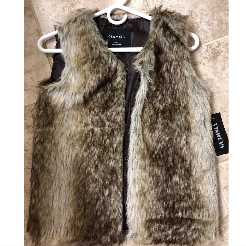 NWT Faux fur vest